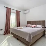 Villa Loni *